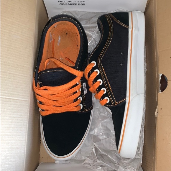 Vans - Picture 3 of 4